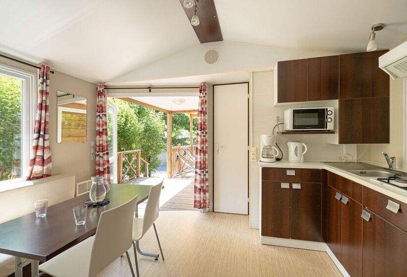 בית מלון כפרי Camping Parc Des Monges