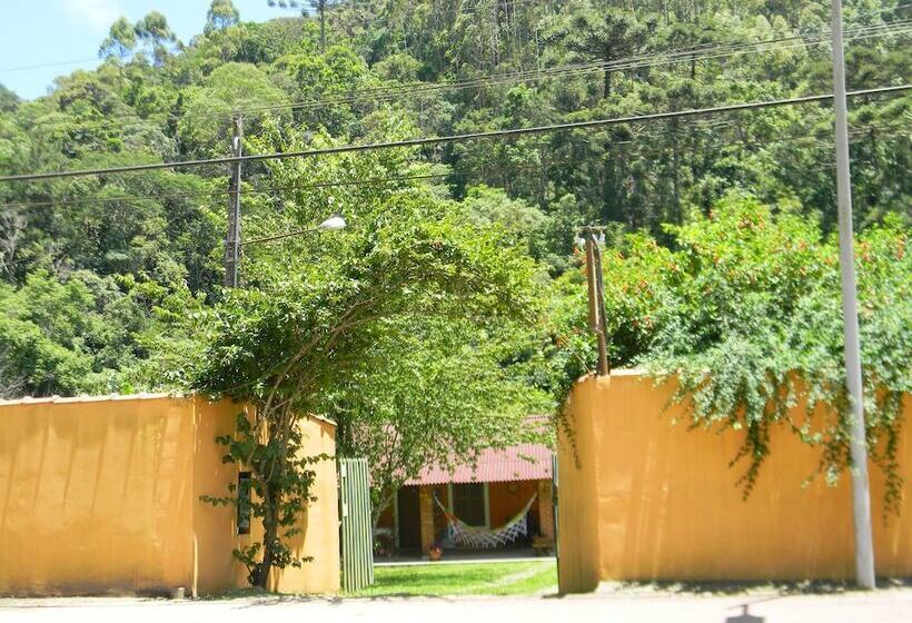 ホテル Chalés Luar Da Serra