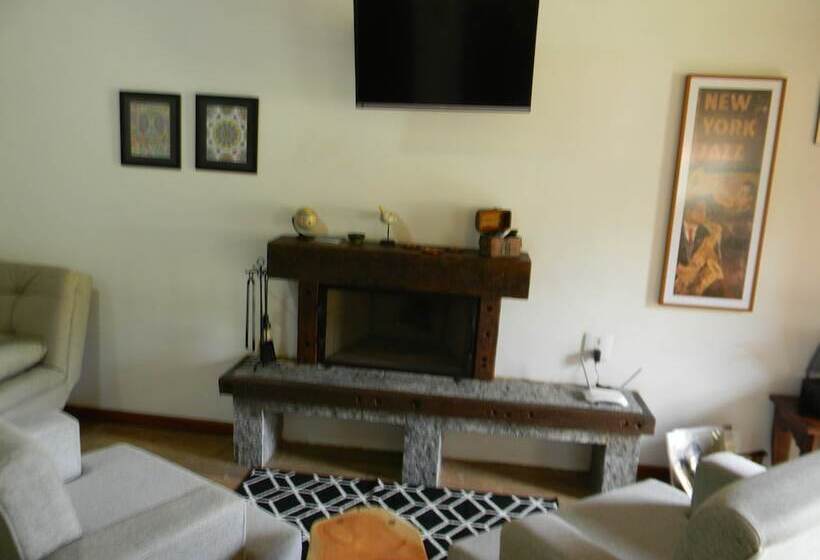 ホテル Chalés Luar Da Serra