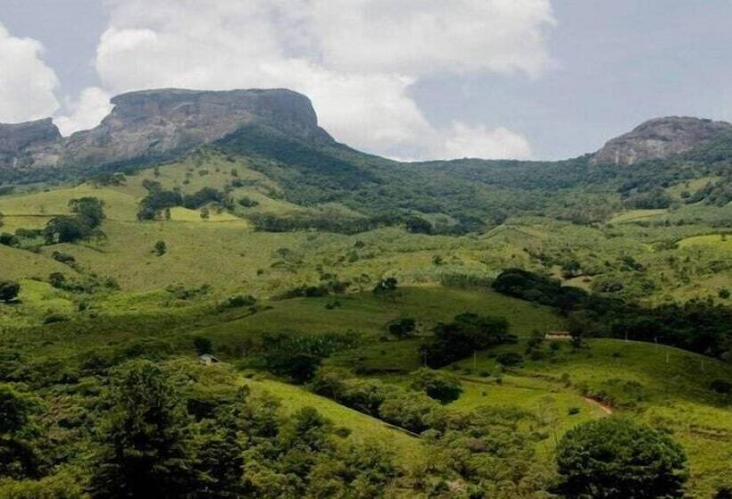ホテル Chalés Luar Da Serra