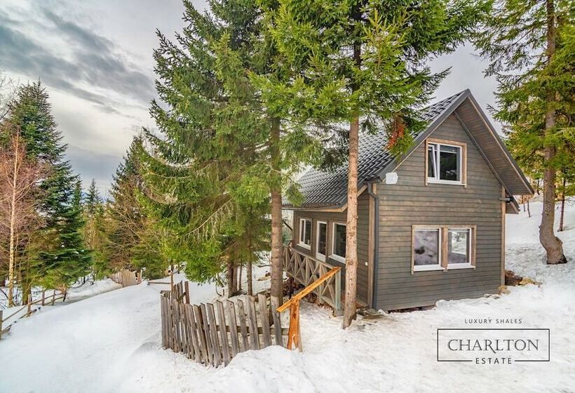 هتل Charlton Estate