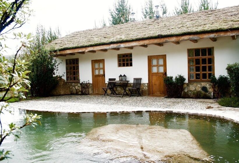 בית מלון כפרי Churup Mountain Lodge