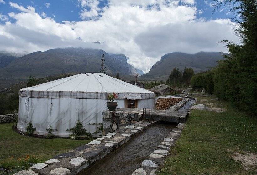 בית מלון כפרי Churup Mountain Lodge