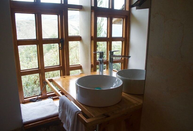 בית מלון כפרי Churup Mountain Lodge