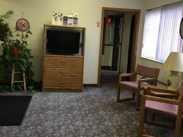 酒店 Clarion Hometown Inn