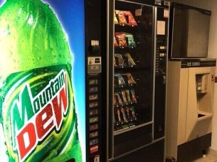 酒店 Clarion Hometown Inn