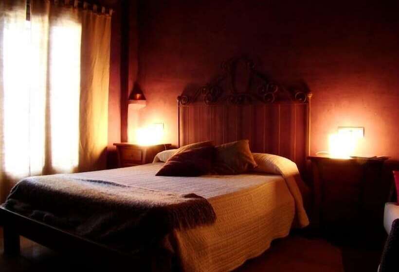 בית מלון כפרי El Monegal