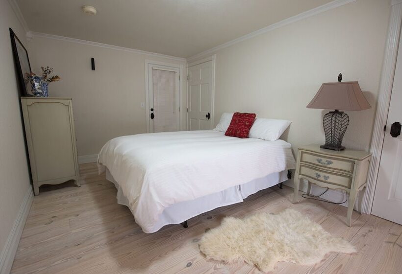 فندق Erik S Ranch