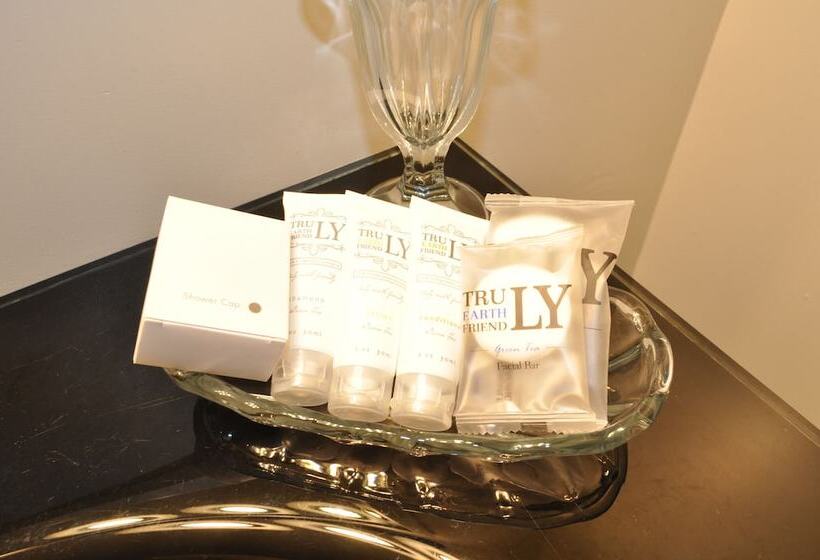 فندق Holman's Heritage Suites