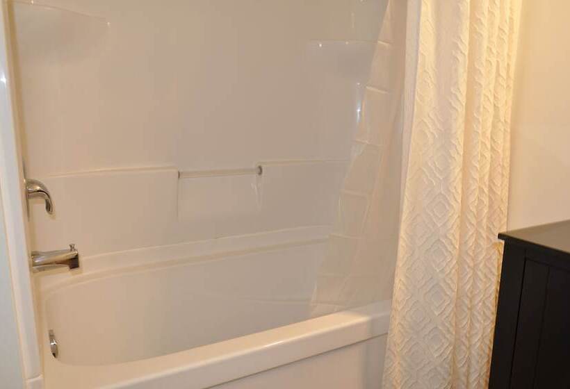 فندق Holman's Heritage Suites