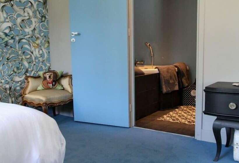 Отель Hôtel Les Biches