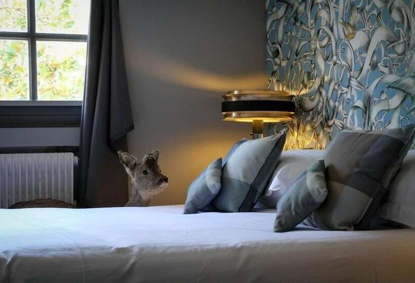 Отель Hôtel Les Biches