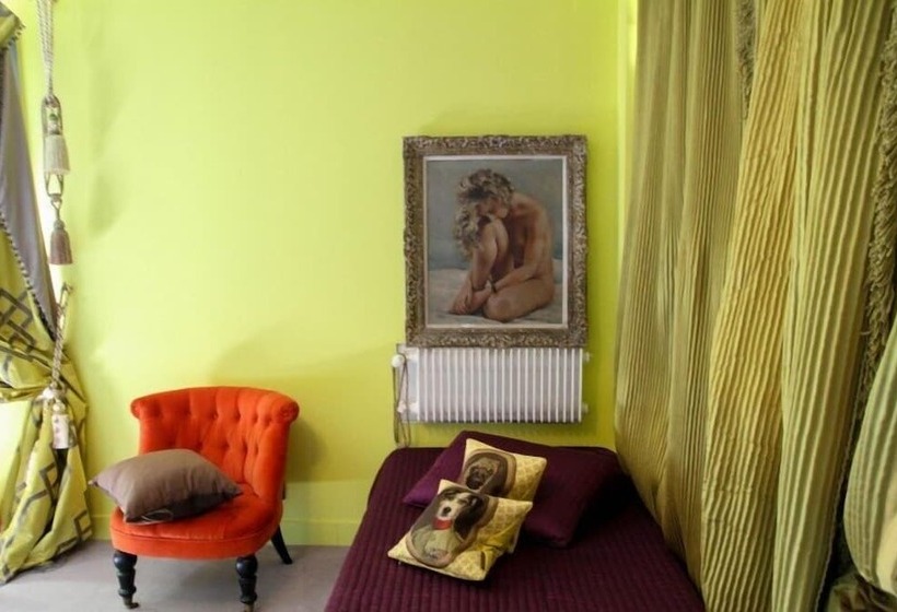 Отель Hôtel Les Biches