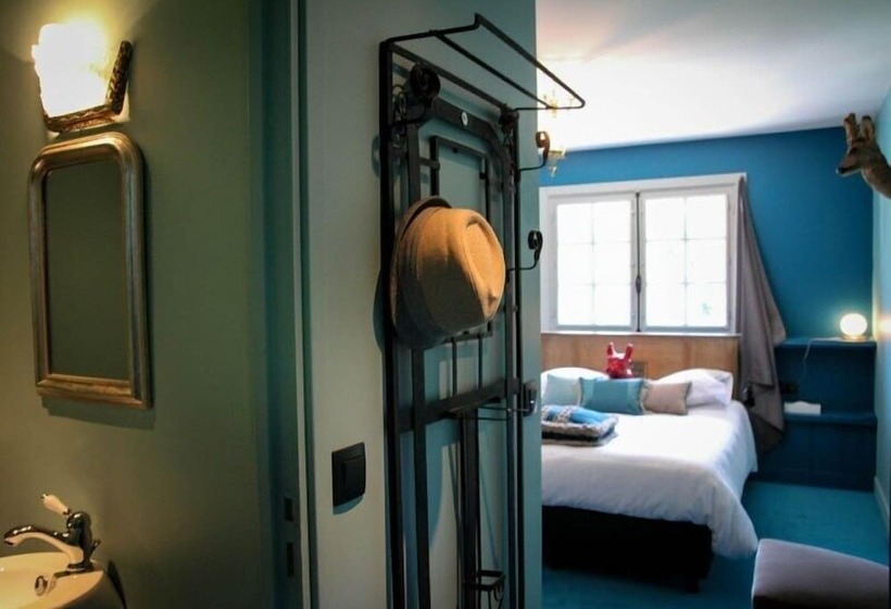 Отель Hôtel Les Biches