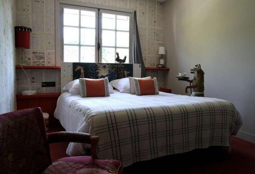 Отель Hôtel Les Biches