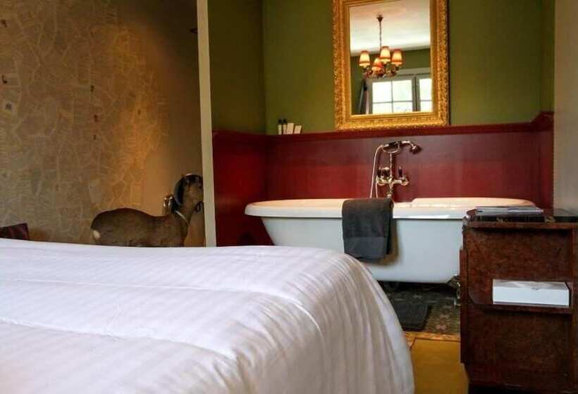 Отель Hôtel Les Biches