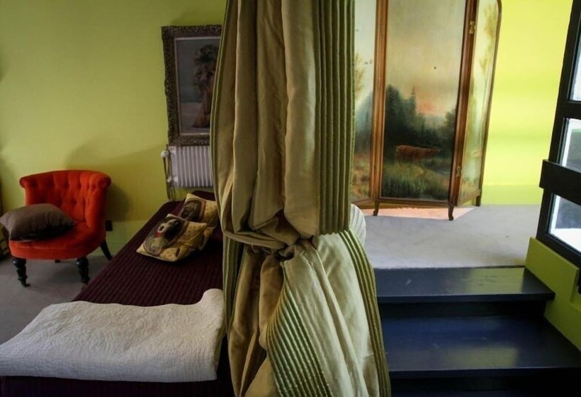 Отель Hôtel Les Biches