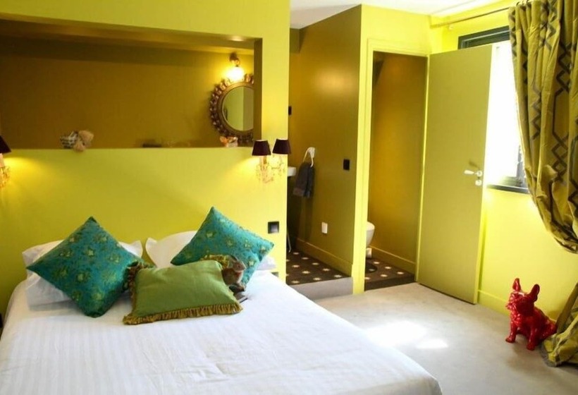 Отель Hôtel Les Biches