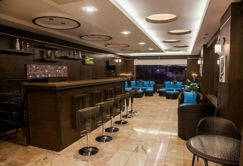 酒店 Jolly View Suites