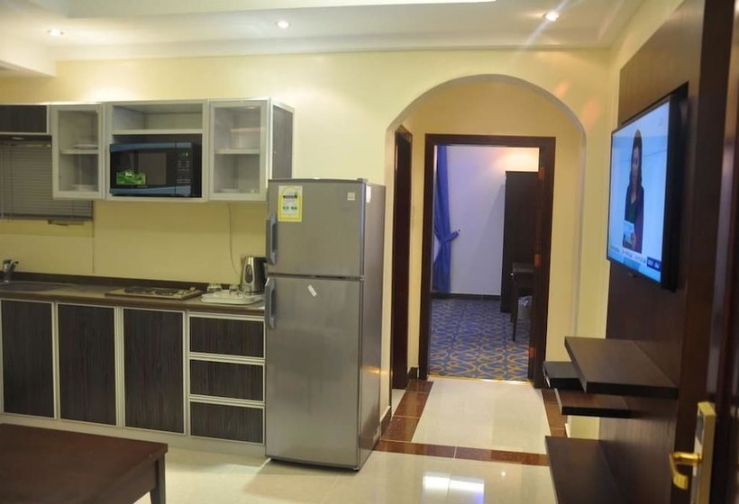 酒店 Jolly View Suites