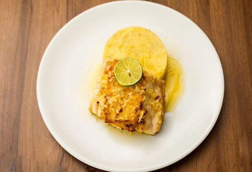 בית מלון כפרי Mayales Plaza