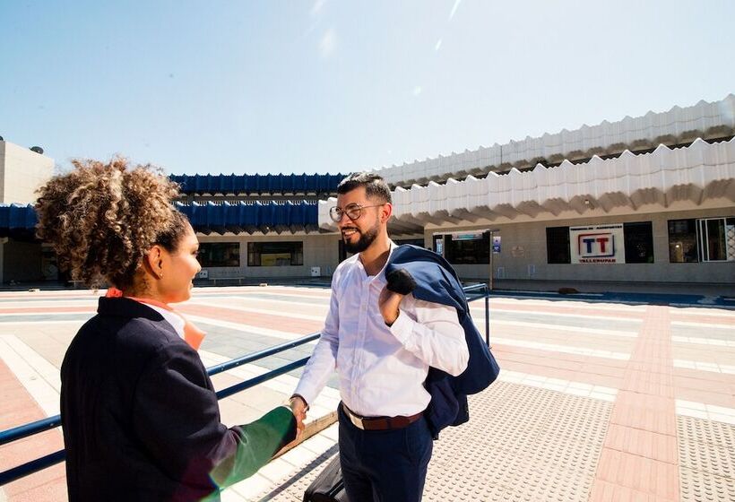 בית מלון כפרי Mayales Plaza