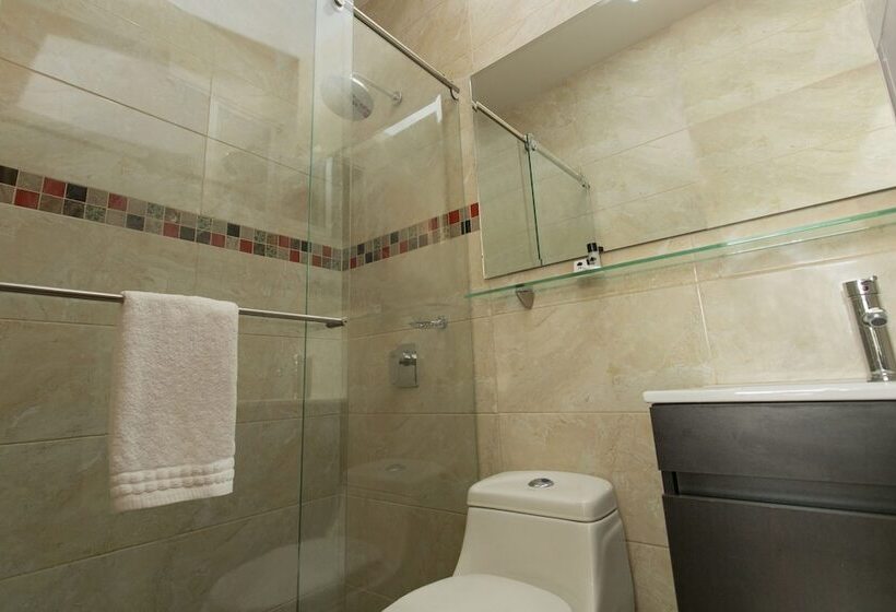 בית מלון כפרי Mayales Plaza