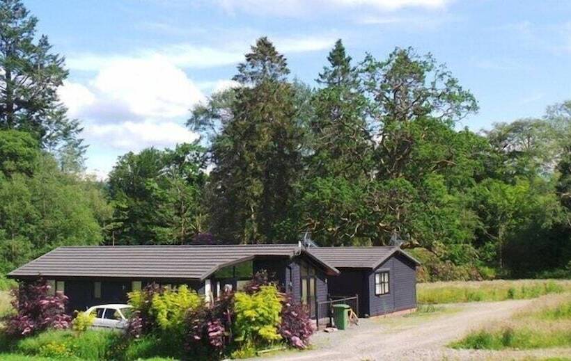 Отель Moffat Manor Holiday Park