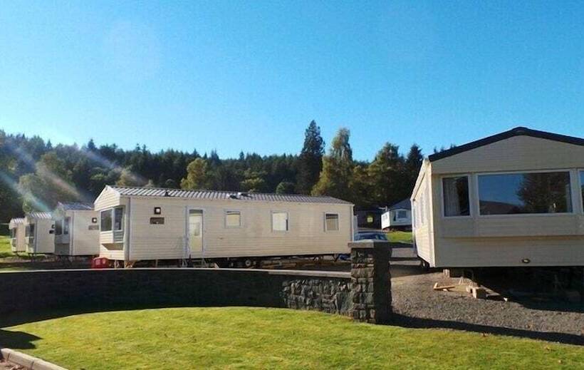 Отель Moffat Manor Holiday Park