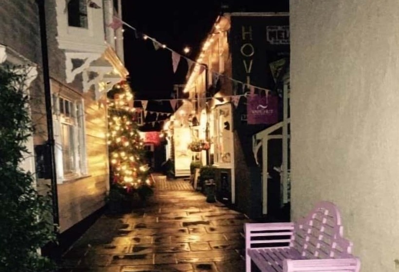 בית מלון כפרי Mrs Salisbury S Serviced Accommodation