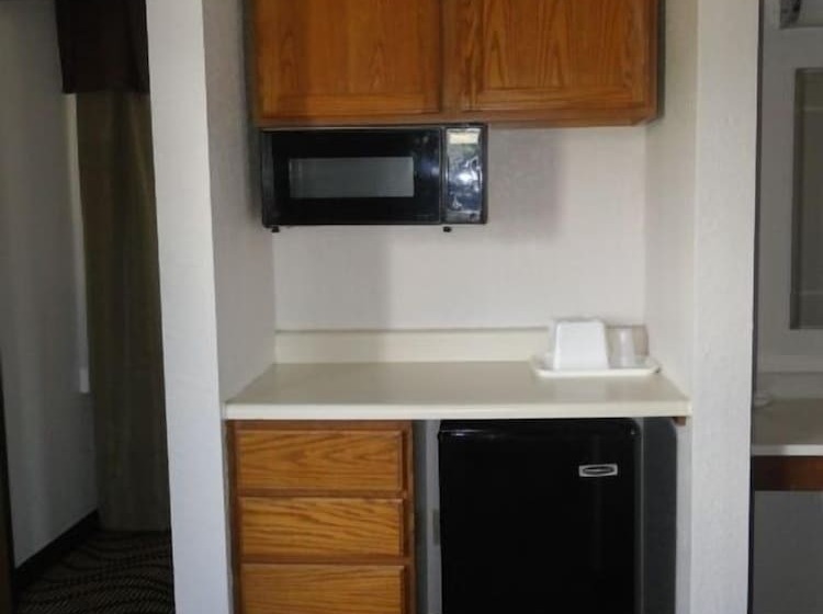 Отель Oscoda Lakeside