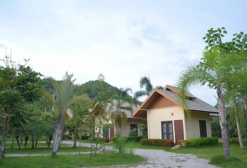 Hotel Pangsarapee Resort