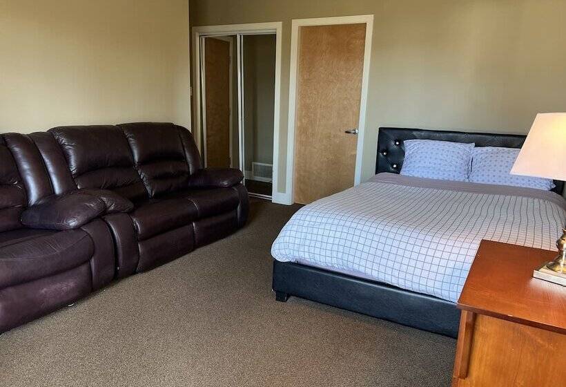 فندق Park Sands Beach Resort