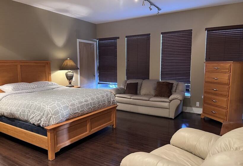 فندق Park Sands Beach Resort