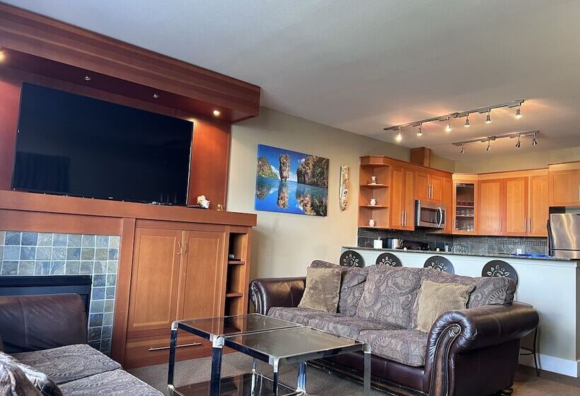 فندق Park Sands Beach Resort