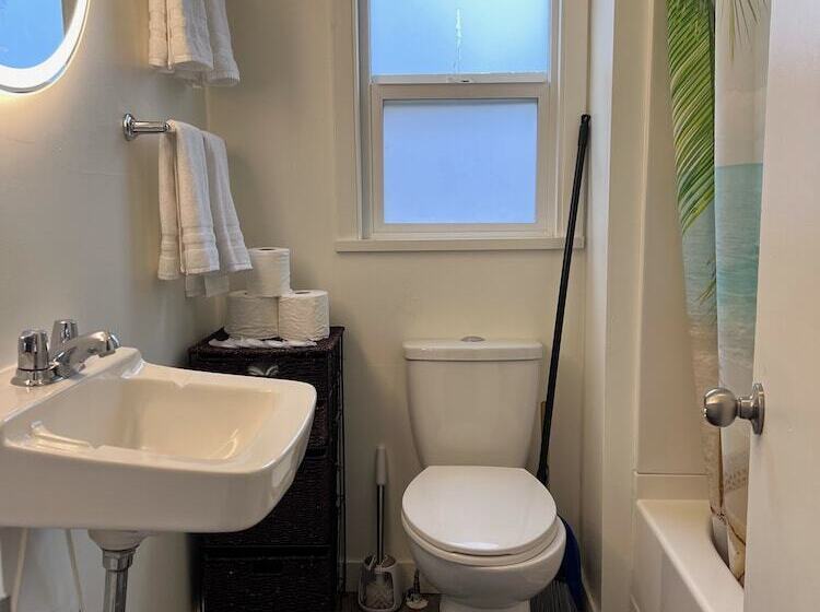 فندق Park Sands Beach Resort