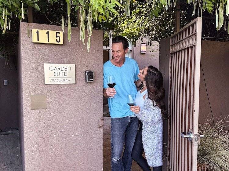 فندق Rockhouse Suites