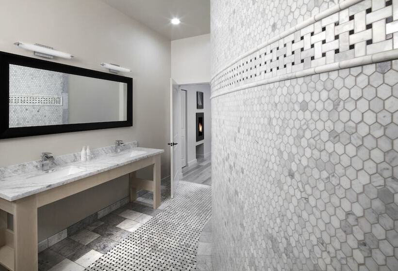 فندق Rockhouse Suites