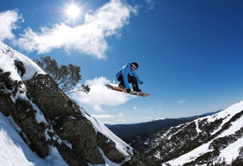 فندق Ski Club Of Victoria   Kandahar Lodge