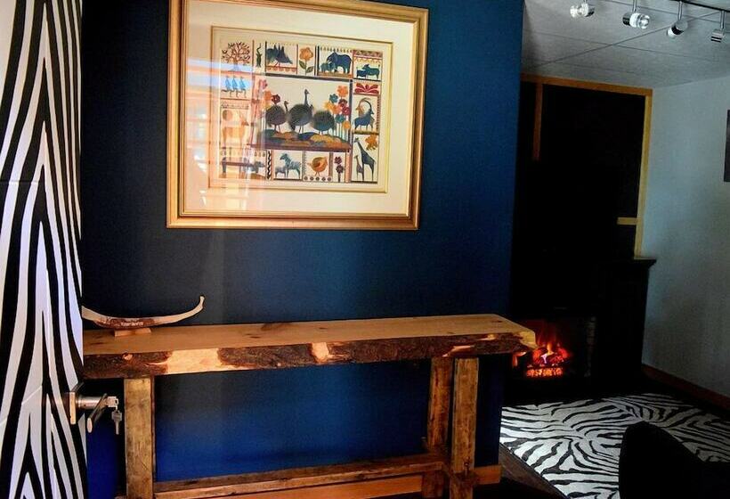 בית מלון כפרי South Africa House Guest Lodge