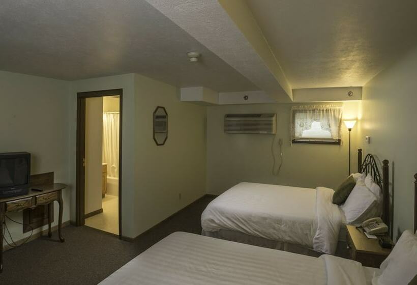 فندق Sugarcreek Village Inn