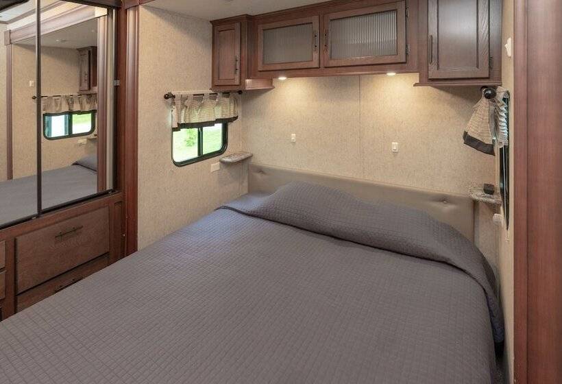 هتل Sun Outdoors Mystic