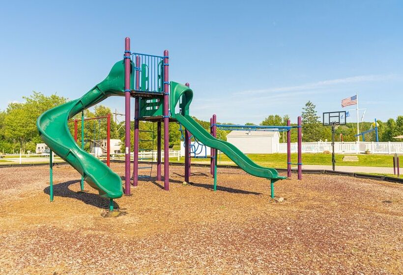 هتل Sun Outdoors Mystic