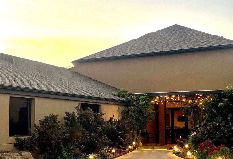 فندق The Oasis Extended Stay