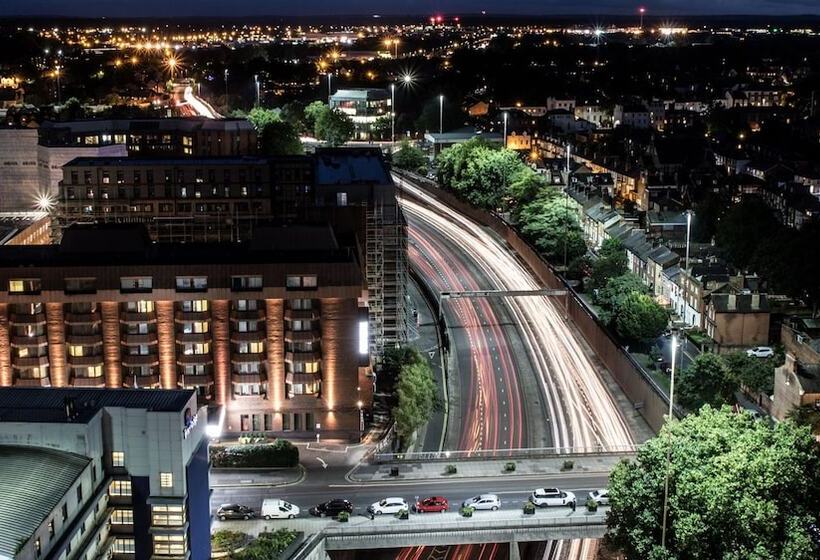 호텔 The Penthouse At Hewitt