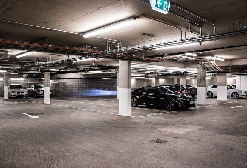 호텔 The Penthouse At Hewitt