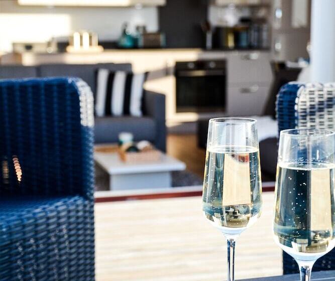 호텔 The Penthouse At Hewitt