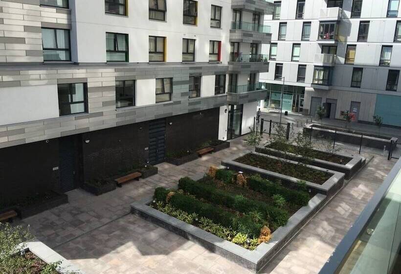 호텔 The Penthouse At Hewitt