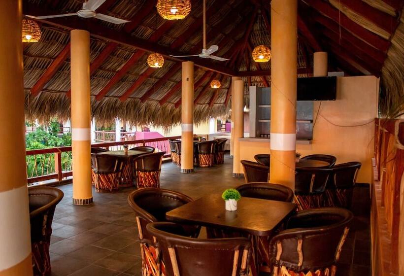 ホテル Tronco Bay Inn