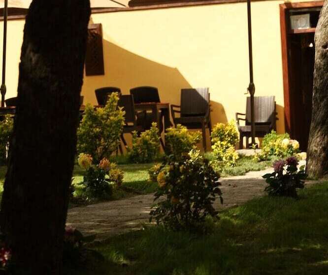 Sari Konak Otel